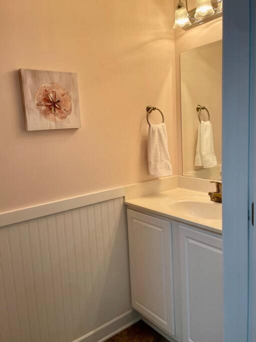 3 Bedroom Condo, Ocean Views & Short Walk To Beach! Île au chêne Extérieur photo