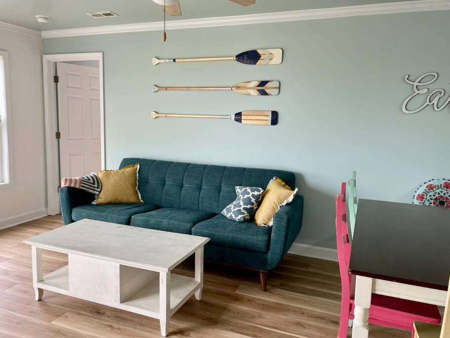 3 Bedroom Condo, Ocean Views & Short Walk To Beach! Île au chêne Extérieur photo