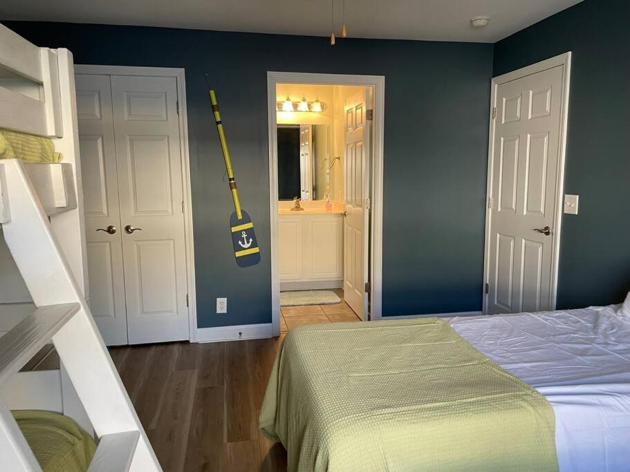 3 Bedroom Condo, Ocean Views & Short Walk To Beach! Île au chêne Extérieur photo