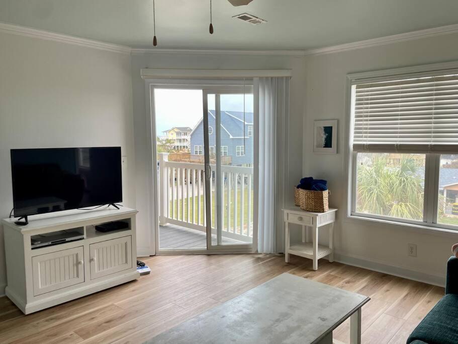 3 Bedroom Condo, Ocean Views & Short Walk To Beach! Île au chêne Extérieur photo