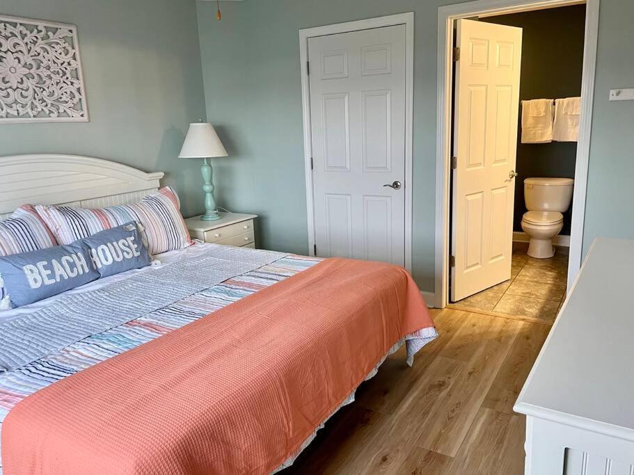 3 Bedroom Condo, Ocean Views & Short Walk To Beach! Île au chêne Extérieur photo